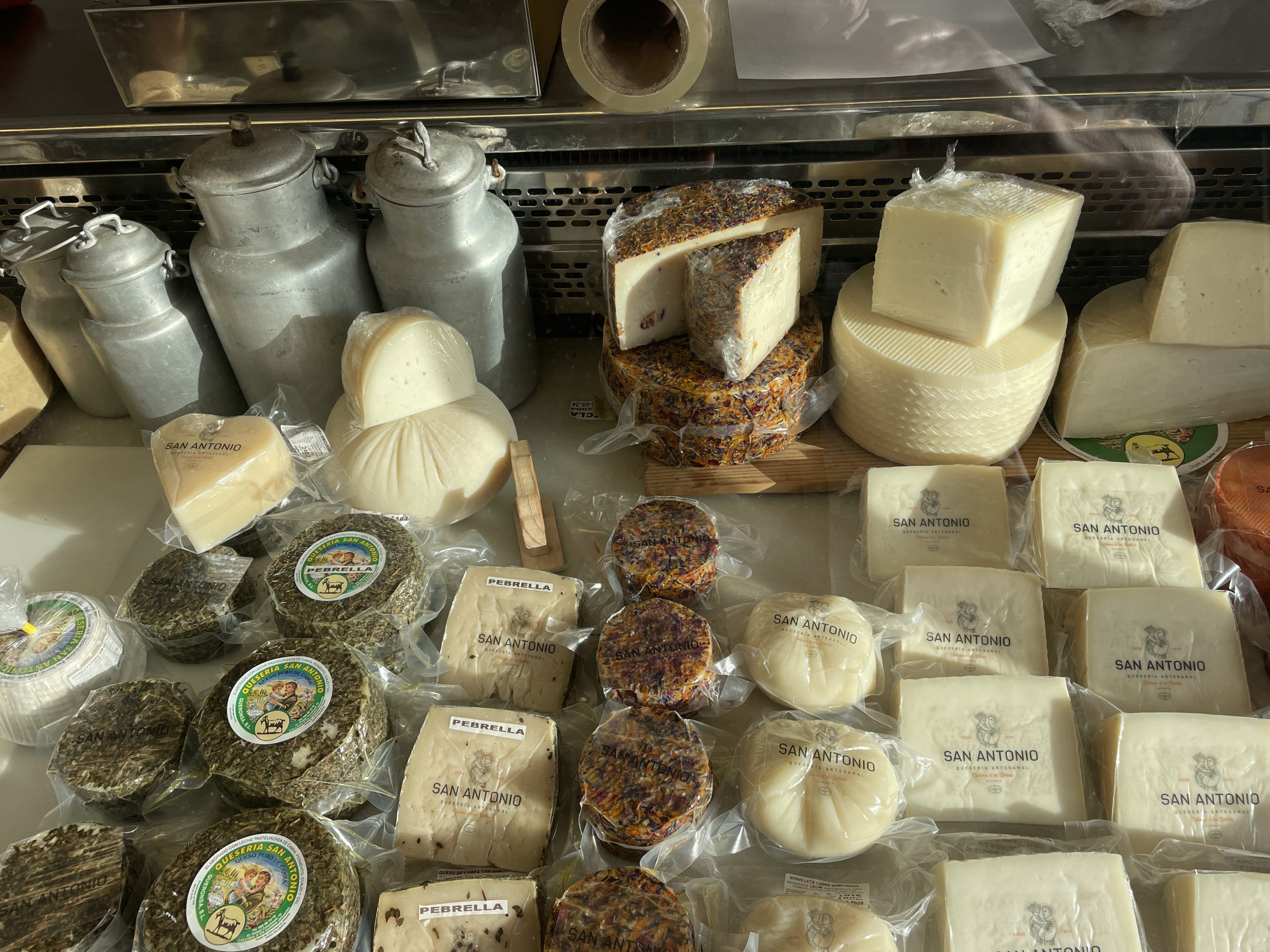 7 Razones imperdibles para visitar una Quesería en la Costa Blanca y disfrutar de una Cata de Queso - www.experienciascostablanca.com