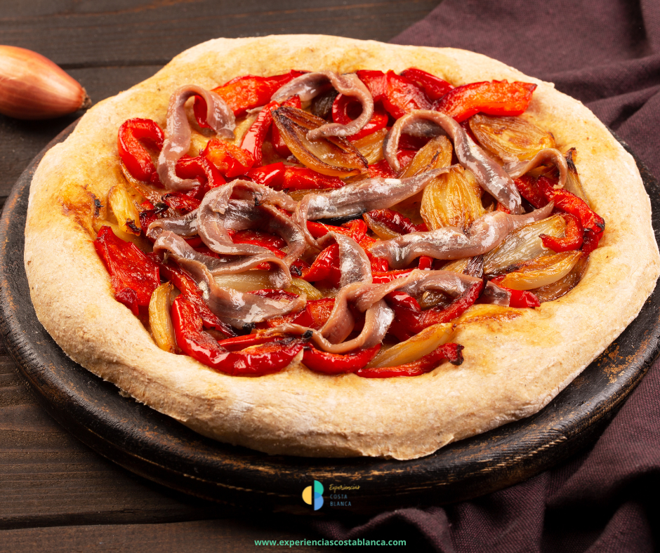 Cocas tradicionales de la Costa Blanca - Imagen por Canva - www.experienciascostablanca.com