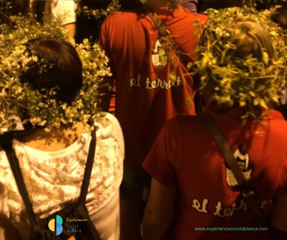 ¿Cómo se celebra la mágica fiesta de San Juan en 8 sitios de la Costa Blanca? INFO: www.experienciascostablanca.com