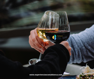 Do you know the Wine Route Alicante – Costa Blanca?🍷🍇 ¿Conoces la Ruta del Vino de Alicante-Costa Blanca? INFO: www.experienciascostablanca.com