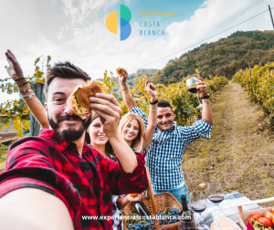 Do you know the Wine Route Alicante – Costa Blanca?🍷🍇 ¿Conoces la Ruta del Vino de Alicante-Costa Blanca? INFO: www.experienciascostablanca.com