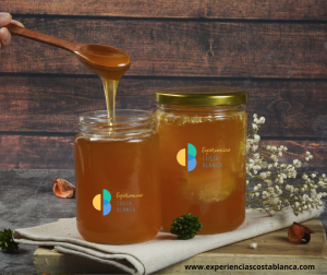 Sara y sus amigas descubren la magia del vino y Guadalest con: www.experienciascostablanca.com